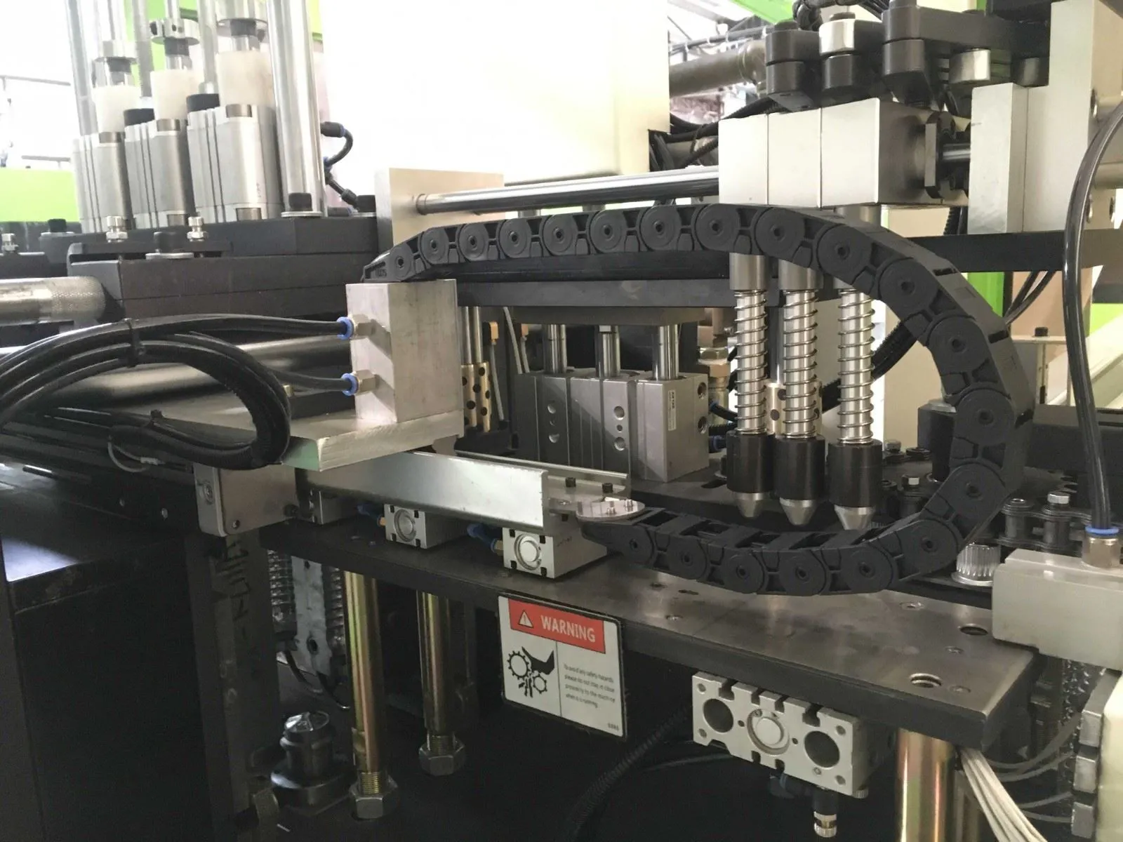 ouge pet bottle blowing machine1.jpg